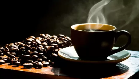 Aç Karnına Kahve İçmek: Faydaları ve Zararları Nelerdir?